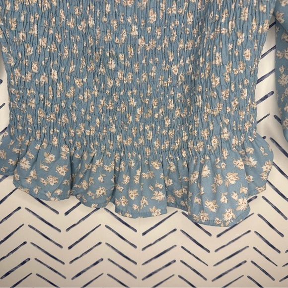 Paper Crane square neckline cottage floral ruched blouse blue white size small - Picture 4 of 8